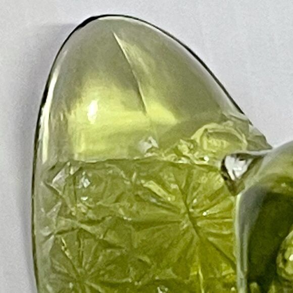 Vintage Clear Avocado Green Starburst Pinwheel Fan Pressed Art Glass Shoes - Picture 15 of 16